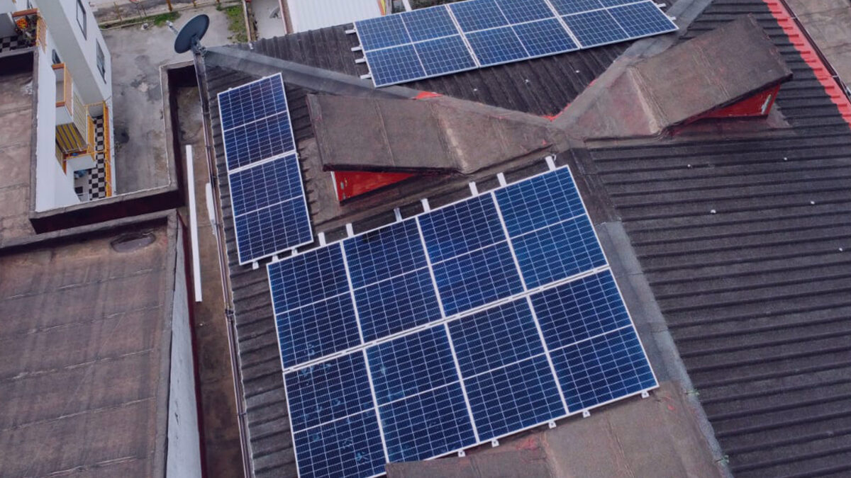 Tre modi in cui gli impianti fotovoltaici certificati di CH2 Solar, migliorano la sostenibilità delle case